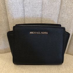 Original Michael Kors -  Messenger Crossbody Bag.