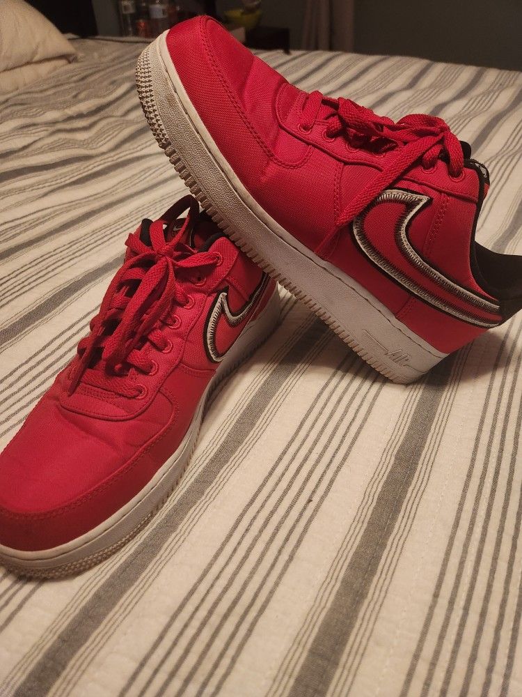 Air Force Low Reverse Stitch University Red