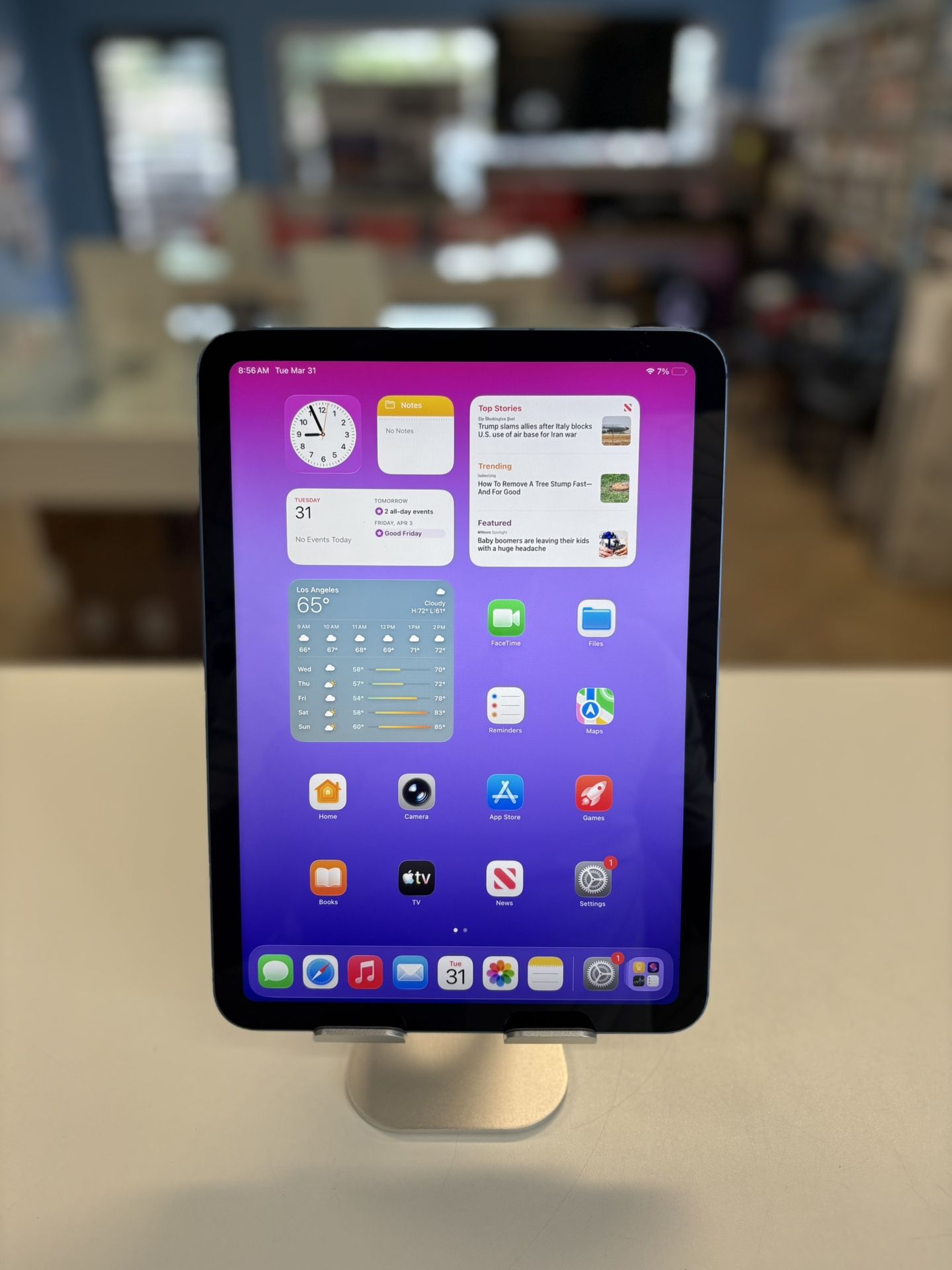 iPad A16 Blue 128GB WiFi & cellular Unlocked with Apple care till June 2026