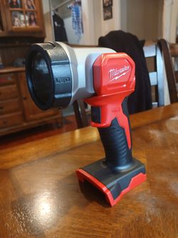 18v Milwaukee Cordless flashlight new