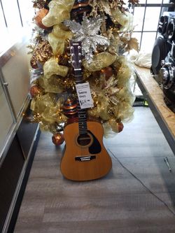 Yamaha Acoustic Guitar 