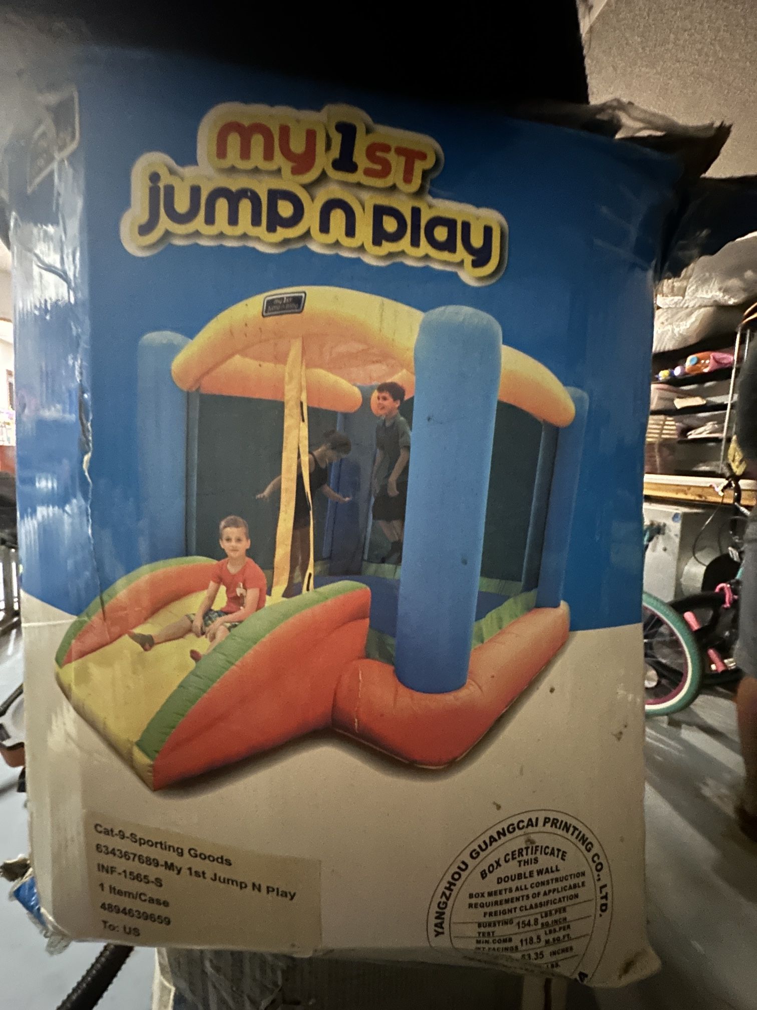 Dos. Trampolines para niños, cada uno. Separado