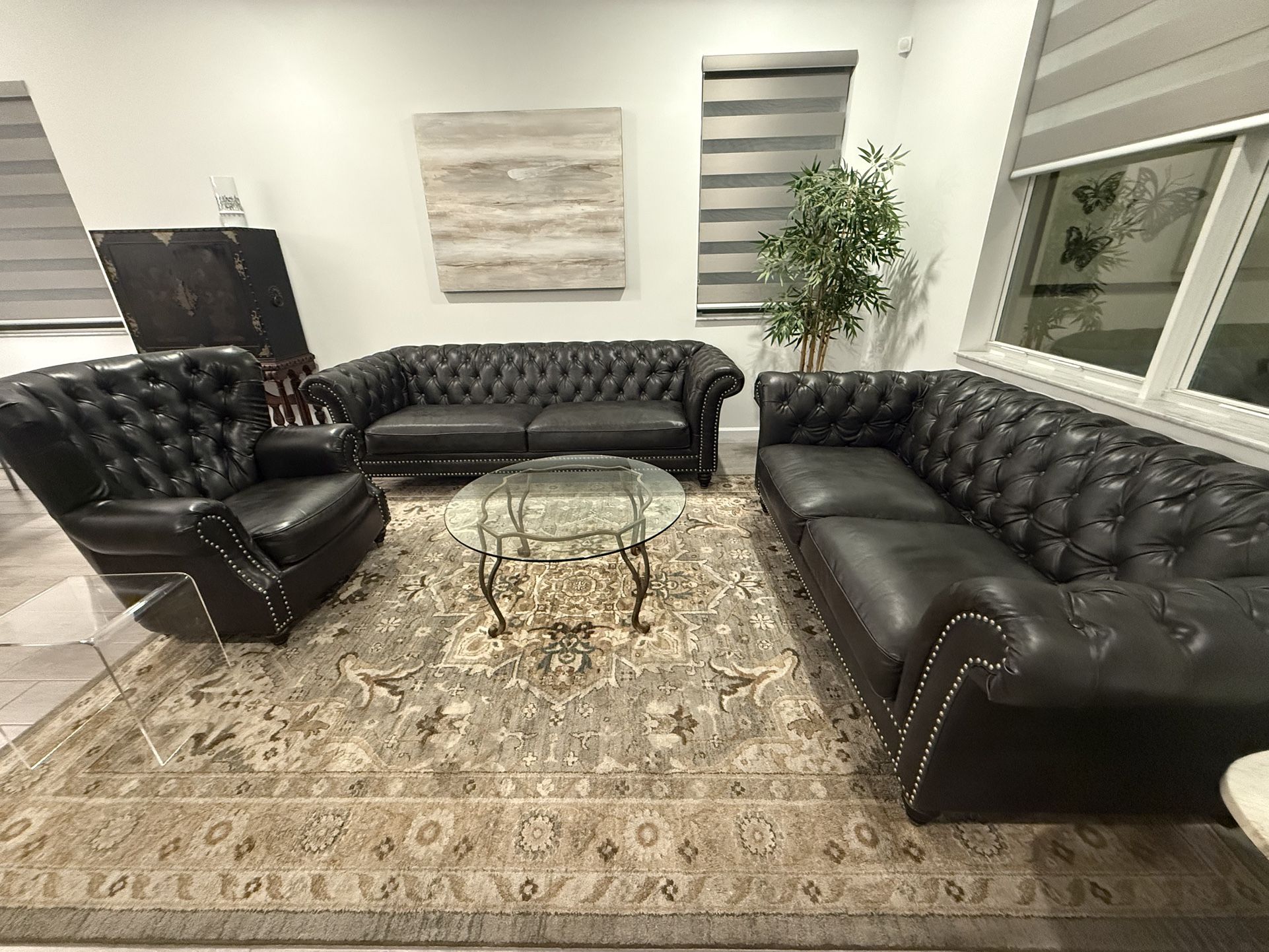 Timeless Chesterfield 3-piece leather Living Room Set