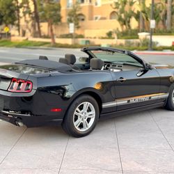 2014 Ford Mustang Convertible 
