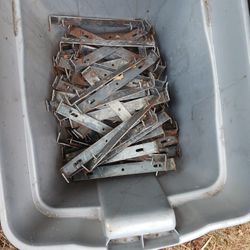 103 8-in And Spreader Cleats