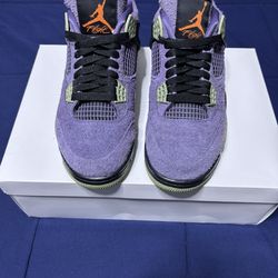 Jordan 4 Retro Canyon Purple 2022  Size 8M/9.5W