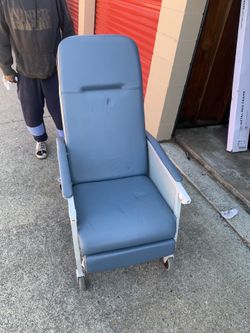 Invacare Traditional Three-Position Recliner