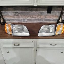 1997 ---2003. F150 Headlights 