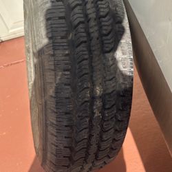 Tire 255/70R17