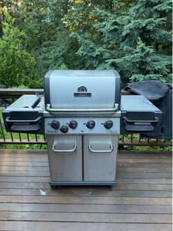 Broil King Crown S 440 4-Burner BBQ
