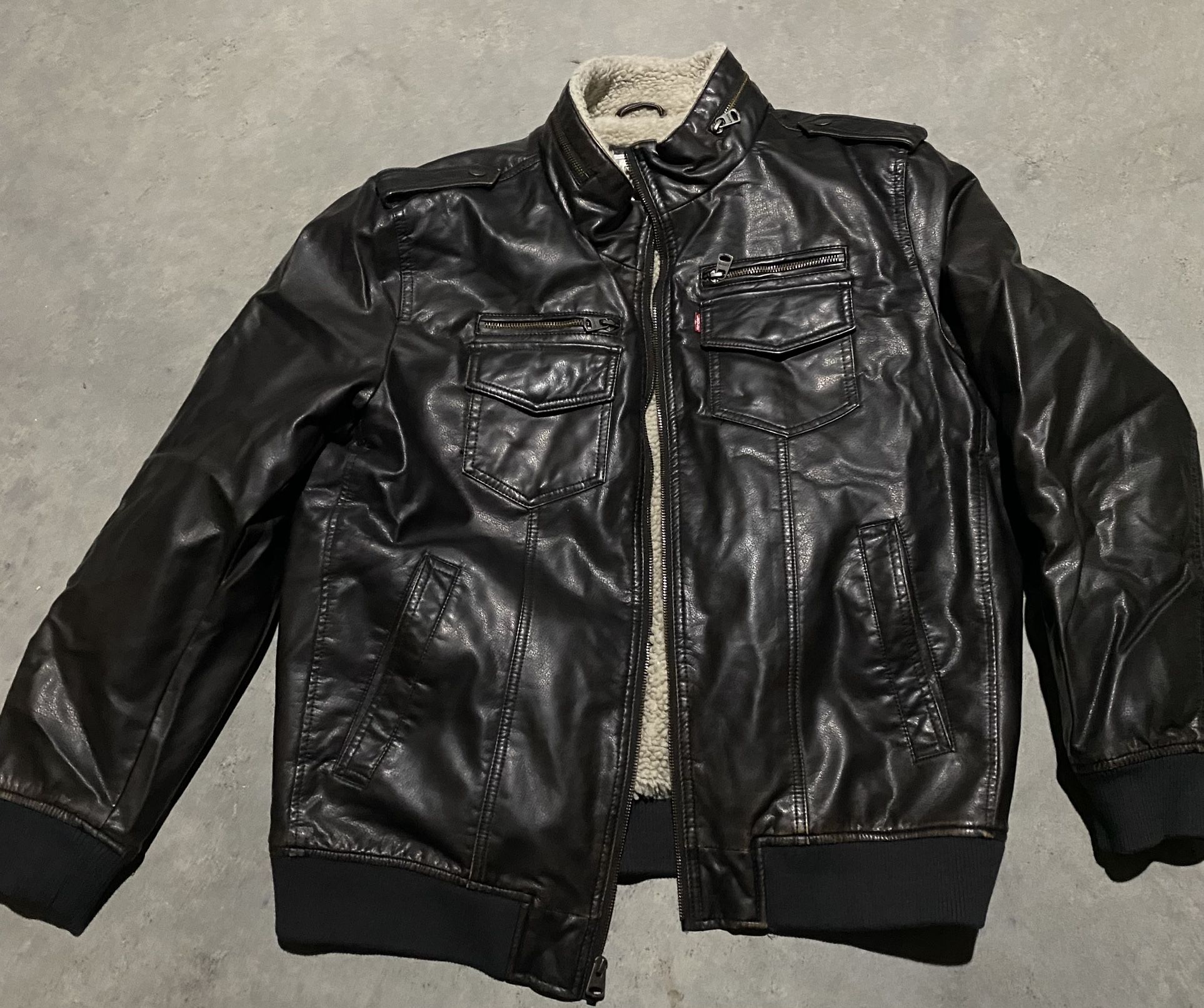 Levi Strauss Sherpa Lined Leather Jacket. Size: XL