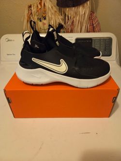 Kids Nike sneakers sz 2Youth