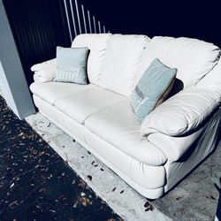 Exquisite High End Natuzzi Italian Leather Contemporary Coastal Sofa