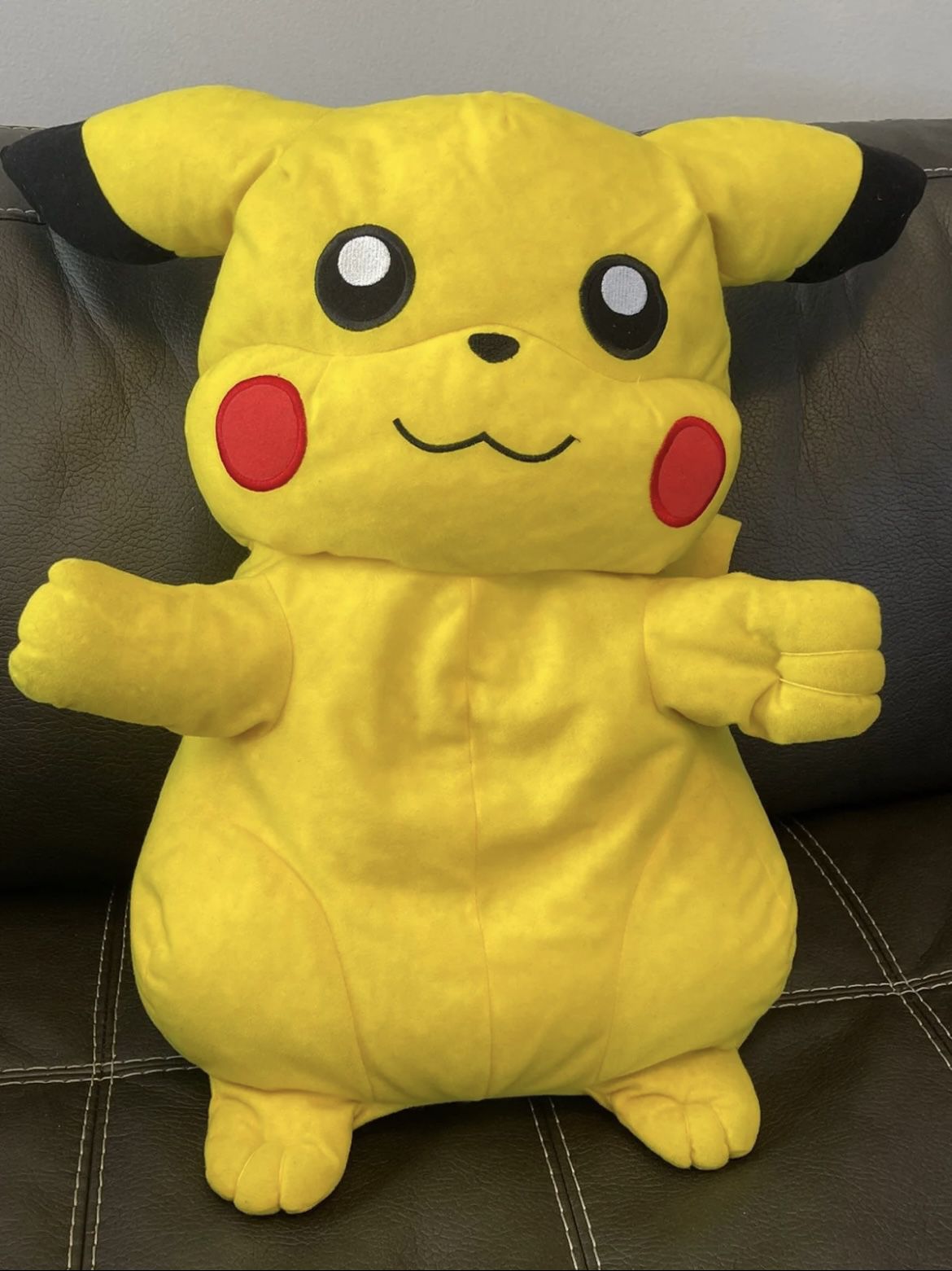 2010 Pikachu 20” Giant Plush