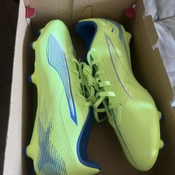 Puma Ultra 5 Play FG/AG Adult Size 11 Soccer Cleats 