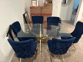 Dining table / 6 blue velvet chairs gold metal frame