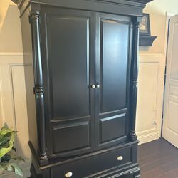 Armoire- Black 