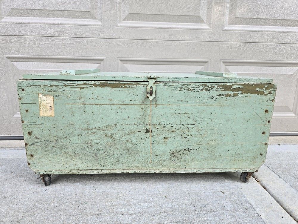 WWII 1943 US ARMY Wood Shipping Crate Foot Locker Original Paint CQD 61-B-1943