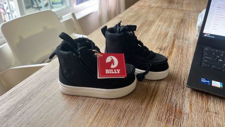 Toddler high tops - size 6