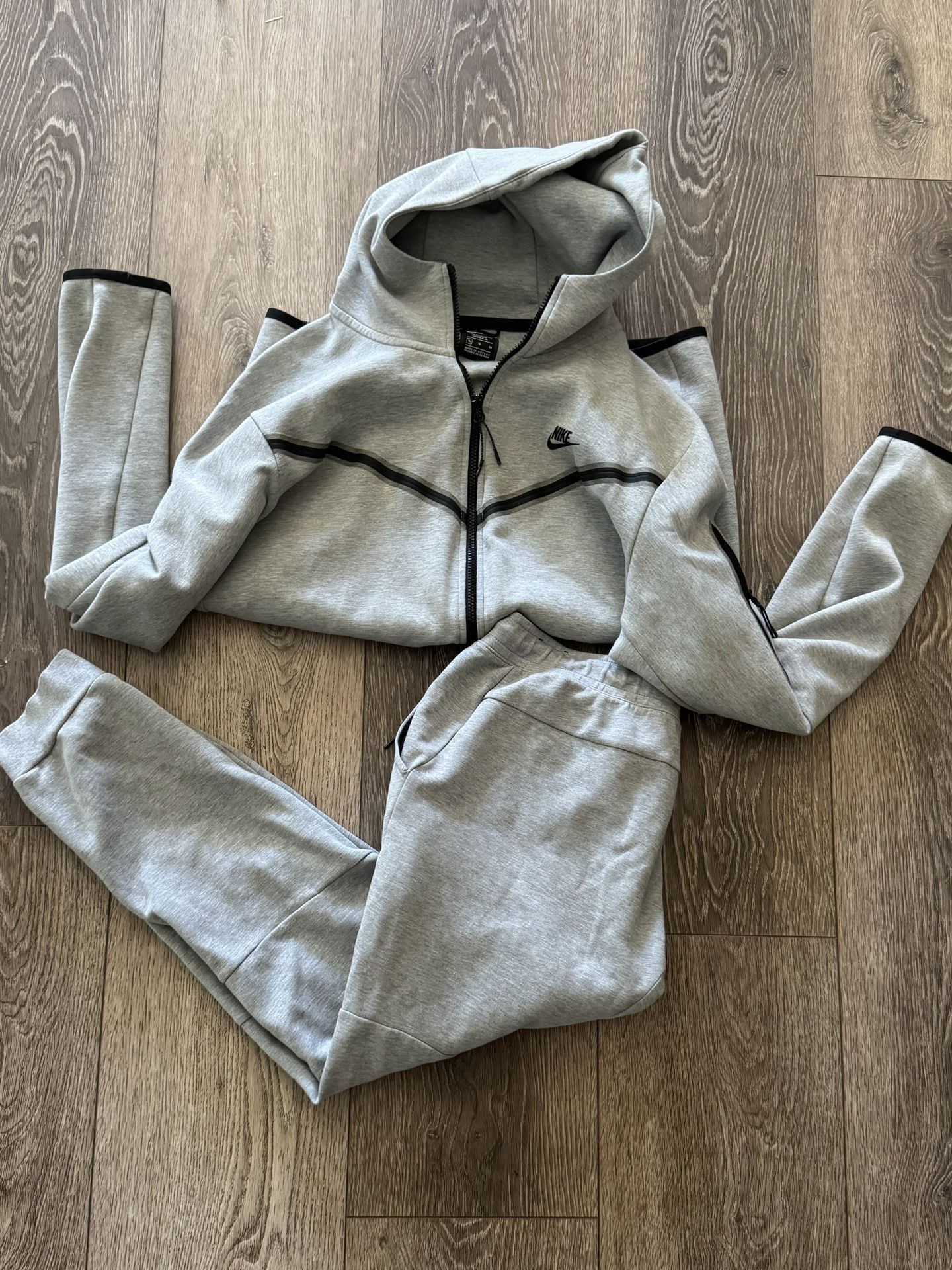 Nike Track Suit