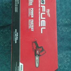 Milwaukee
M18 FUEL 18-Volt Lithium-Ion Brushless Battery 8 in. HATCHET Pruning Saw (Tool-Only)