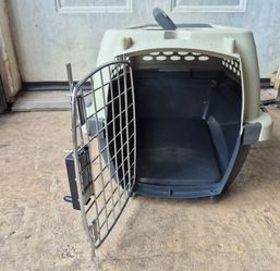 Hard Shell Pet Travel Carrier Crate for small  pets .See All The Pictures
