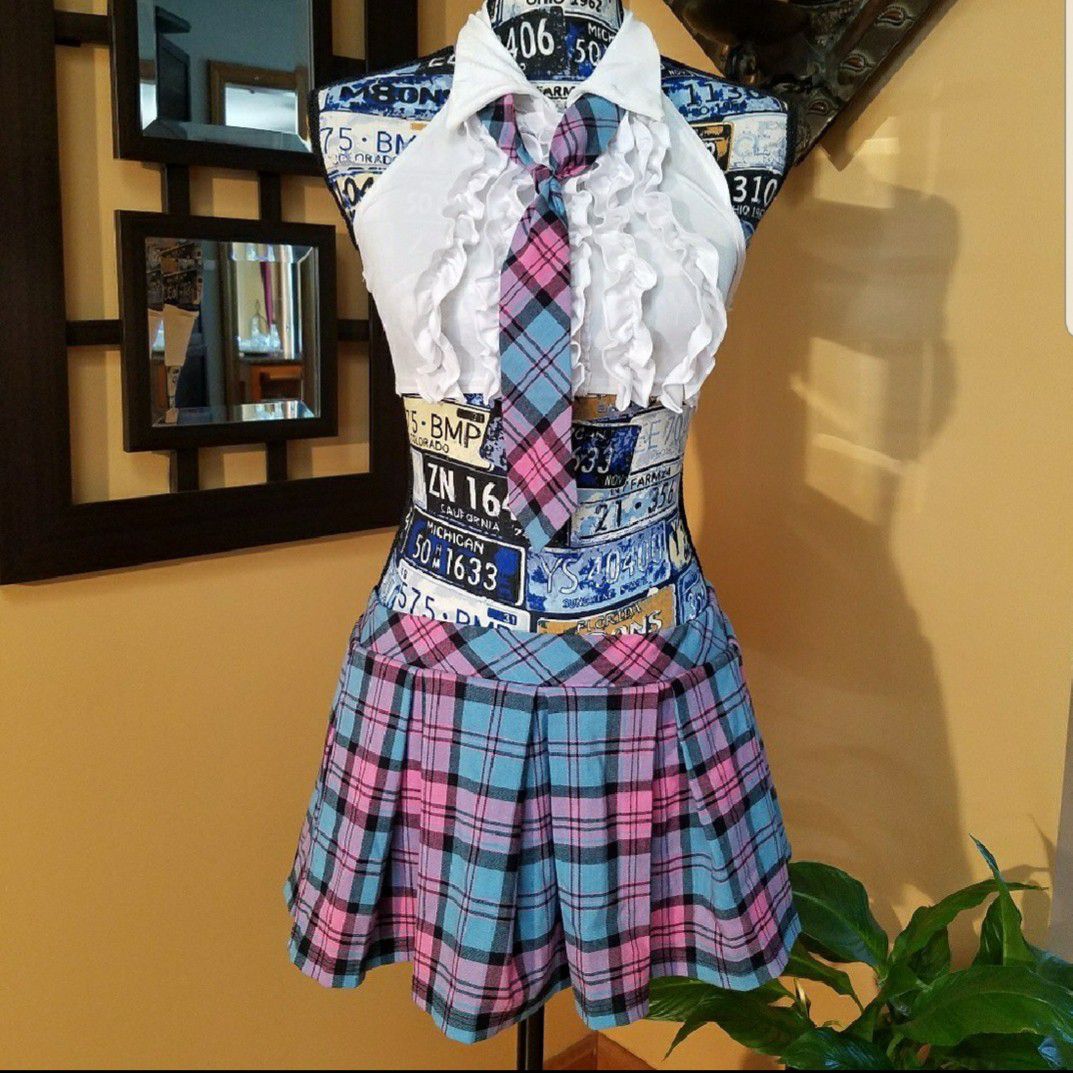 SEXY SCHOOL GIRL OUTFIT/COSTUME!