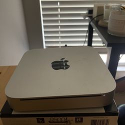 Mac Mini 2010. 