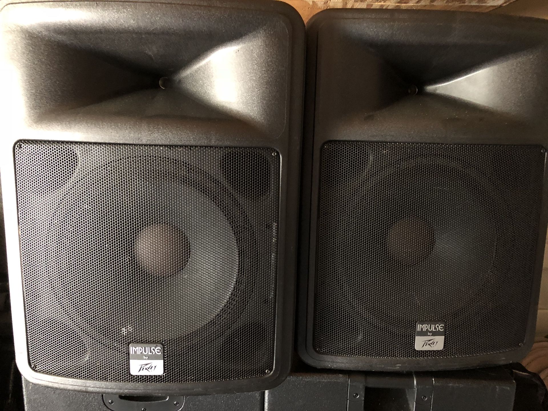 Peavey Impulse 1015, 15”, 2 way speakers (pair)