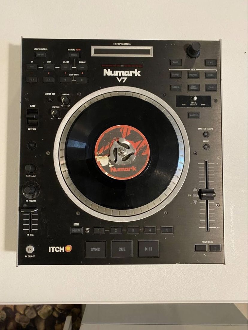 Numark V7 Dj Controller