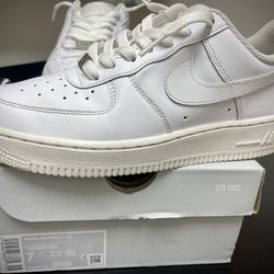Nike Air Force 1