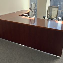 Office Desks (7) Total