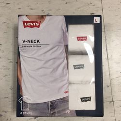 NWT Levi's V-neck tshirt 3 pack Size L