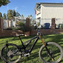 2021 Specialized Kenevo Expert Turbo  (S2) – 3 Batteries Included