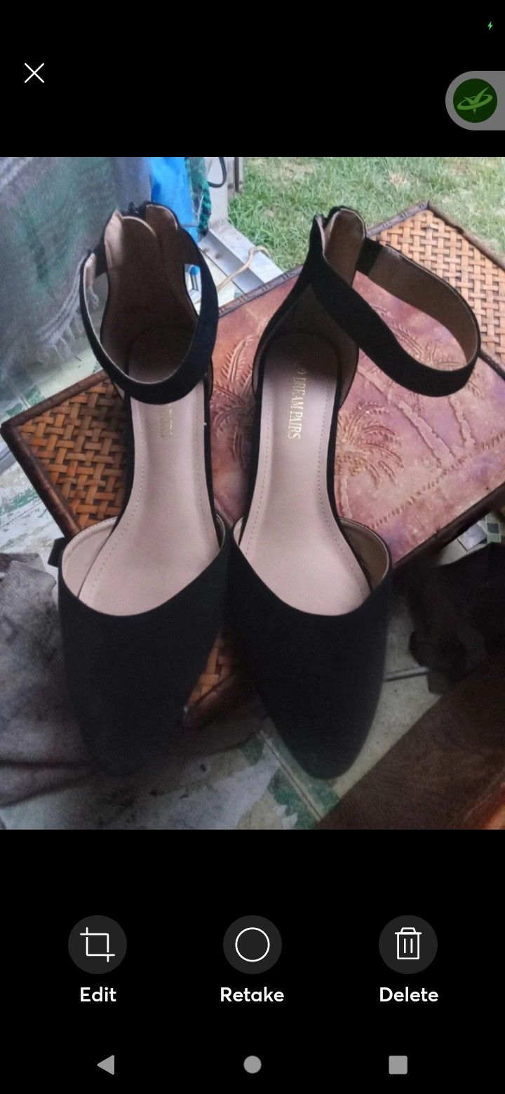 A Nice & Sexy Pair Of Velvet Heels