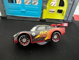DISNEY PIXAR CARS 1:43 SCALE (4 INCH)  aaRIP & RELEASE STUNT CAR