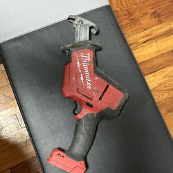 Milwaukee M18 Hacksaw