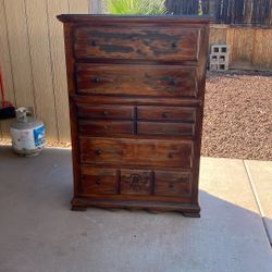 Chest Dresser 