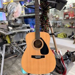 Yamaha Acoustic Guitar (FG-411S)