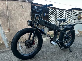 Powerful dual motor e-bike