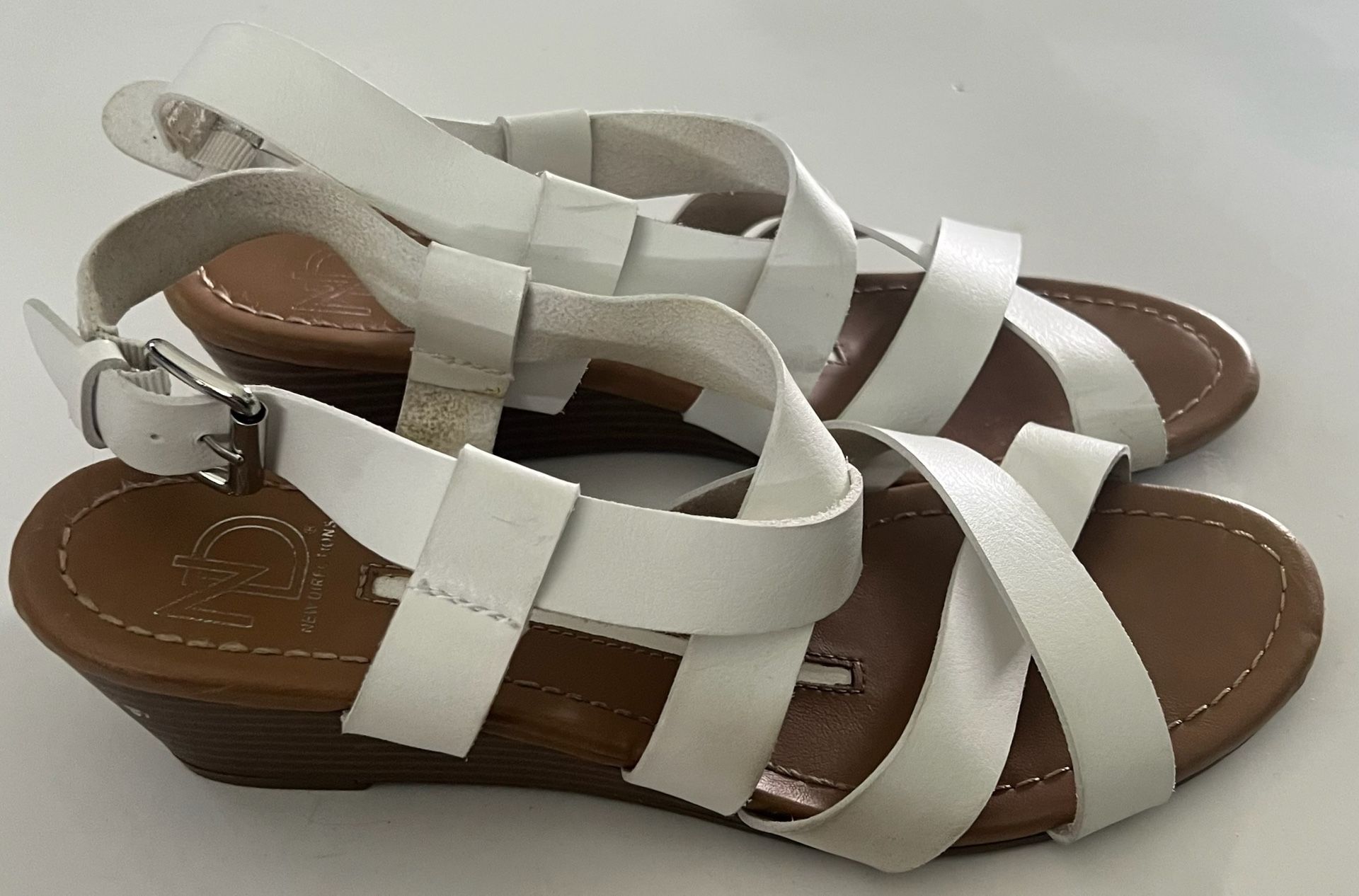 New Directions Women's White Strapped Wedged Sandals Size 8.5