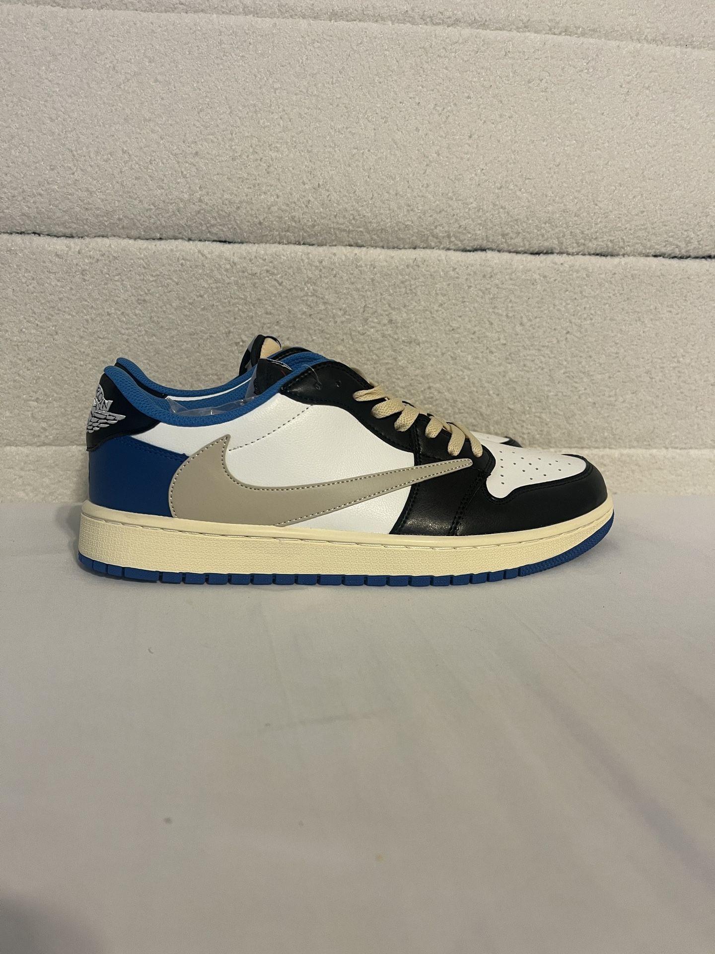 Travis scott’s jordan 1 low “fragments”