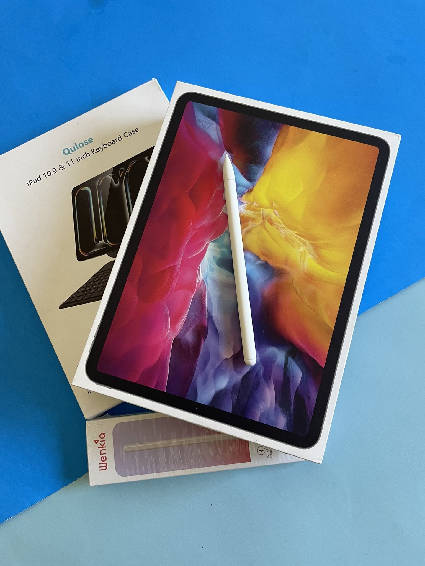 Apple iPad Pro 11” 2nd generation 128GB WiFi + Cellular / unlocked with keyboard and pencil 