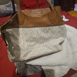 Beige MK sachet 