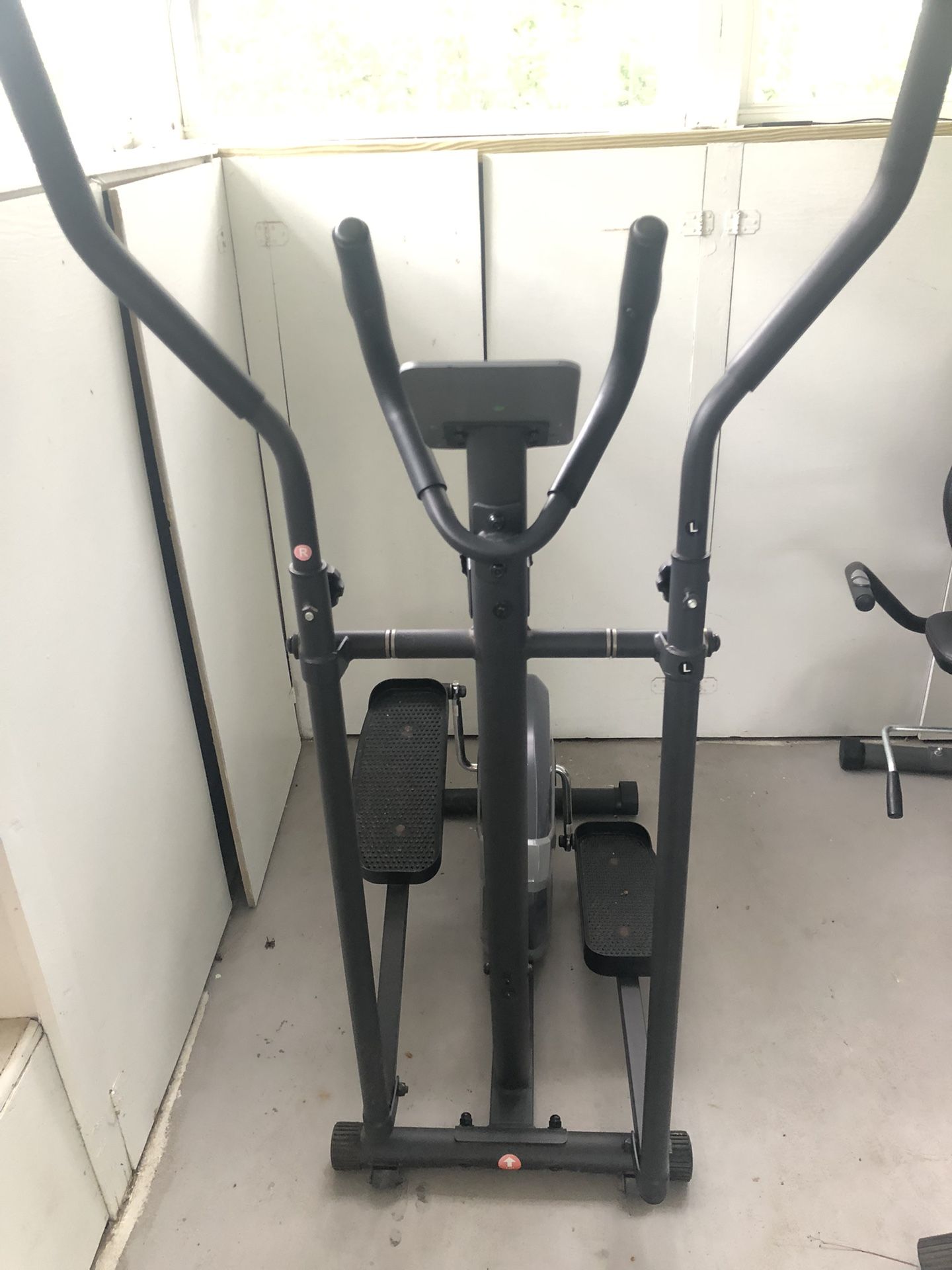 Exercise Stepping Elliptical Machine
