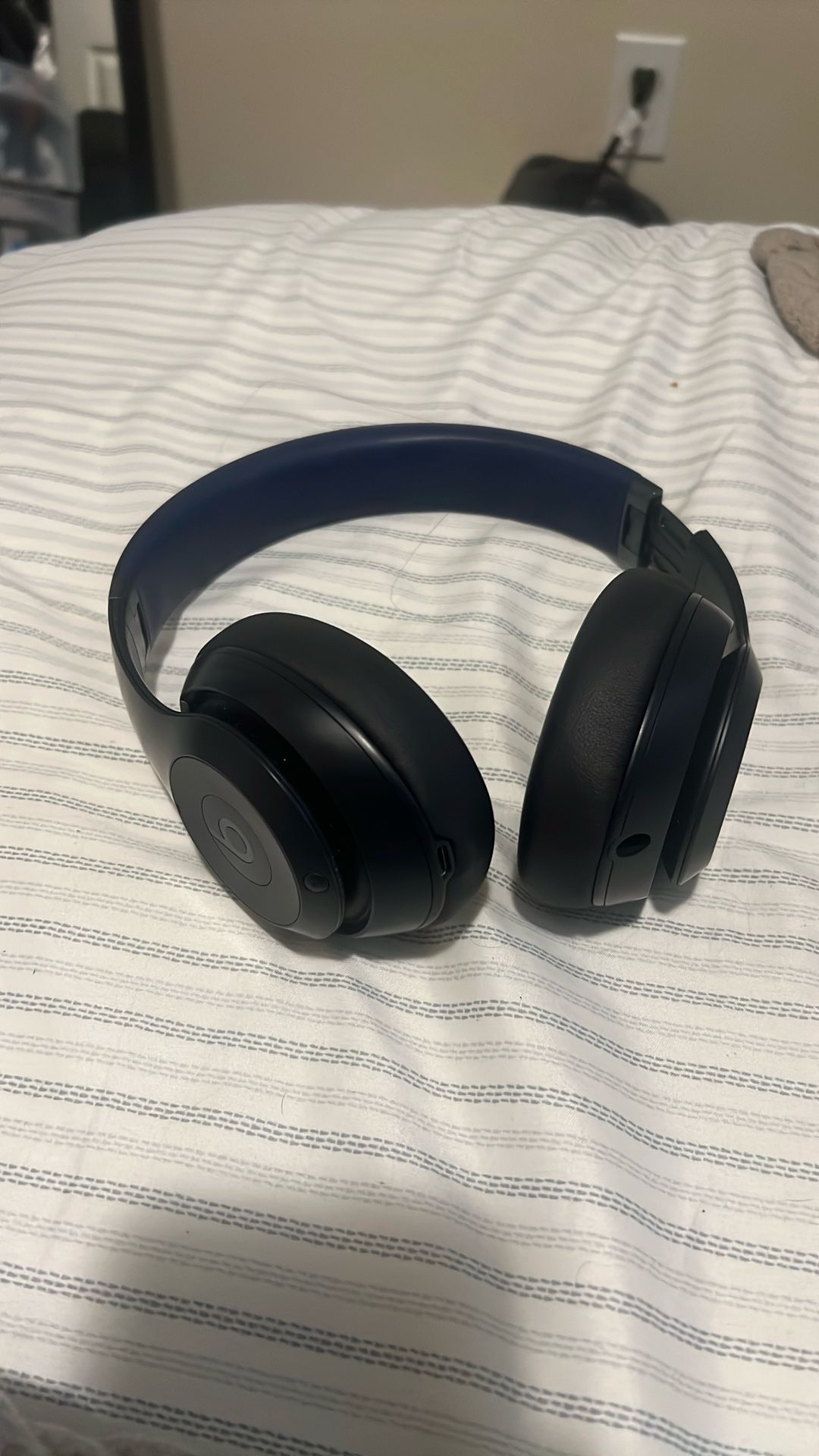 Beats Studio Pro Navy