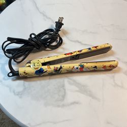 Amika Straightener
