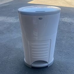 Like New Diaper Pail