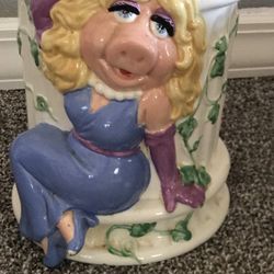 Miss Piggy. Cookie Jar