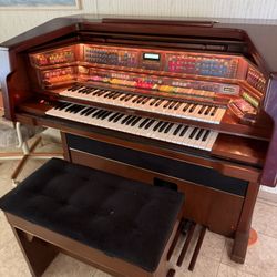 Lowery Organ